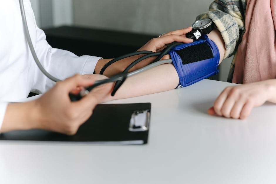 Blutdruck messen: Zeitpunkte und Richtlinien